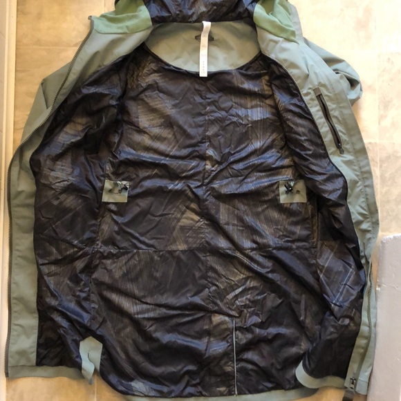 Definitely Raining jacket - Picture 8 of 11